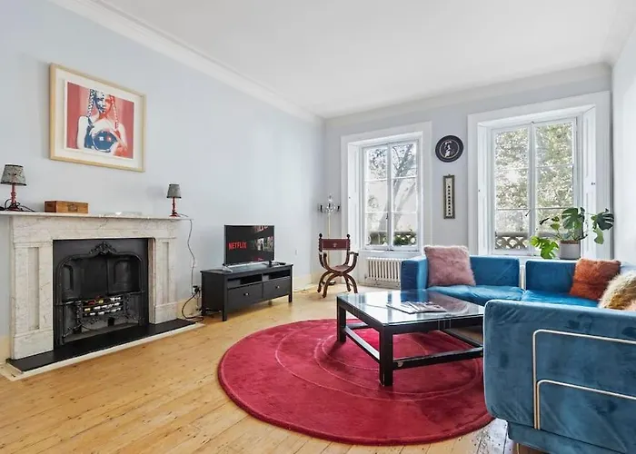 Germaine Greer\'S Legacy Flat In Hyde Park, Central London