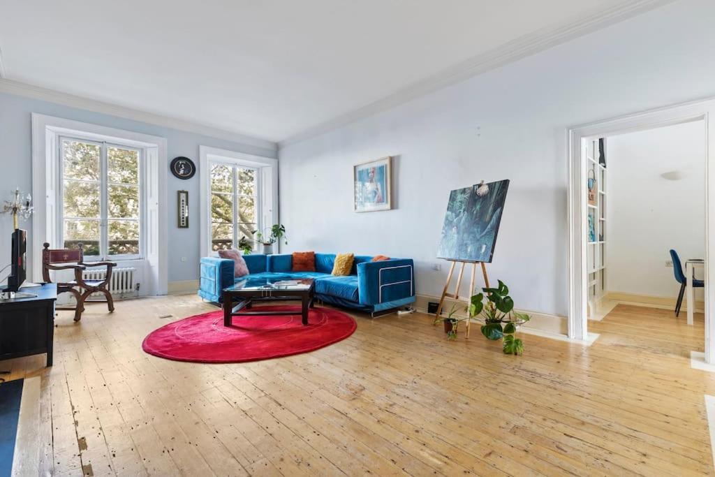 Germaine Greer's Legacy Flat In Hyde Park, Апартаменты *