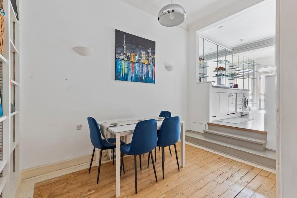 Апартаменты Germaine Greer's Legacy Flat In Hyde Park, Лондон