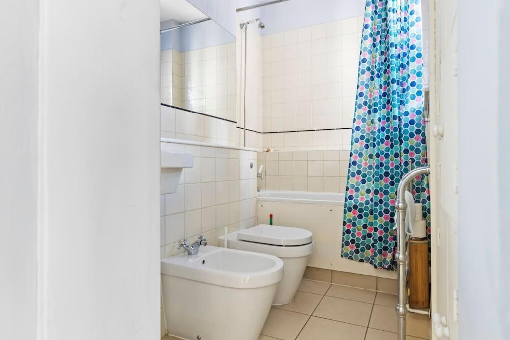 Germaine Greer's Legacy Flat In Hyde Park, Апартаменты Лондон